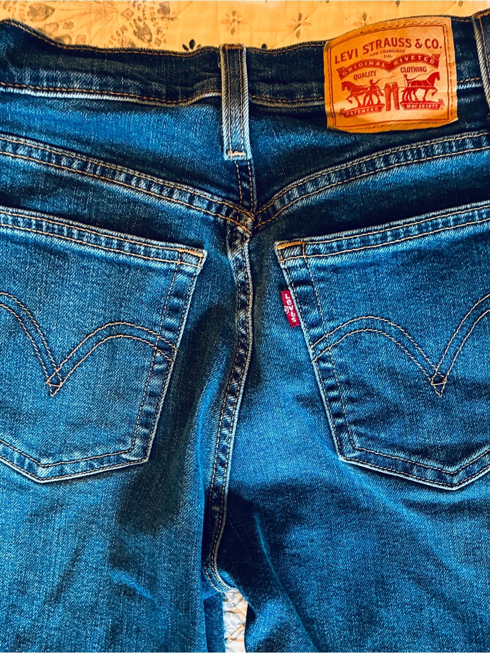 Women’s Levi’s Wedgie Straight Dark Blue Straight Jeans size 25